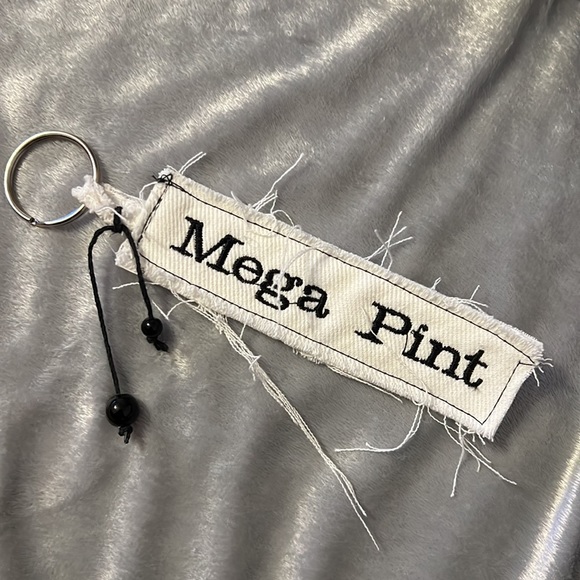 Mega Pint Key Fob-Cork & Hemp Embroidery-Glass Black Pearl-Team Johnny Depp 🍷☠️ - Picture 4 of 5